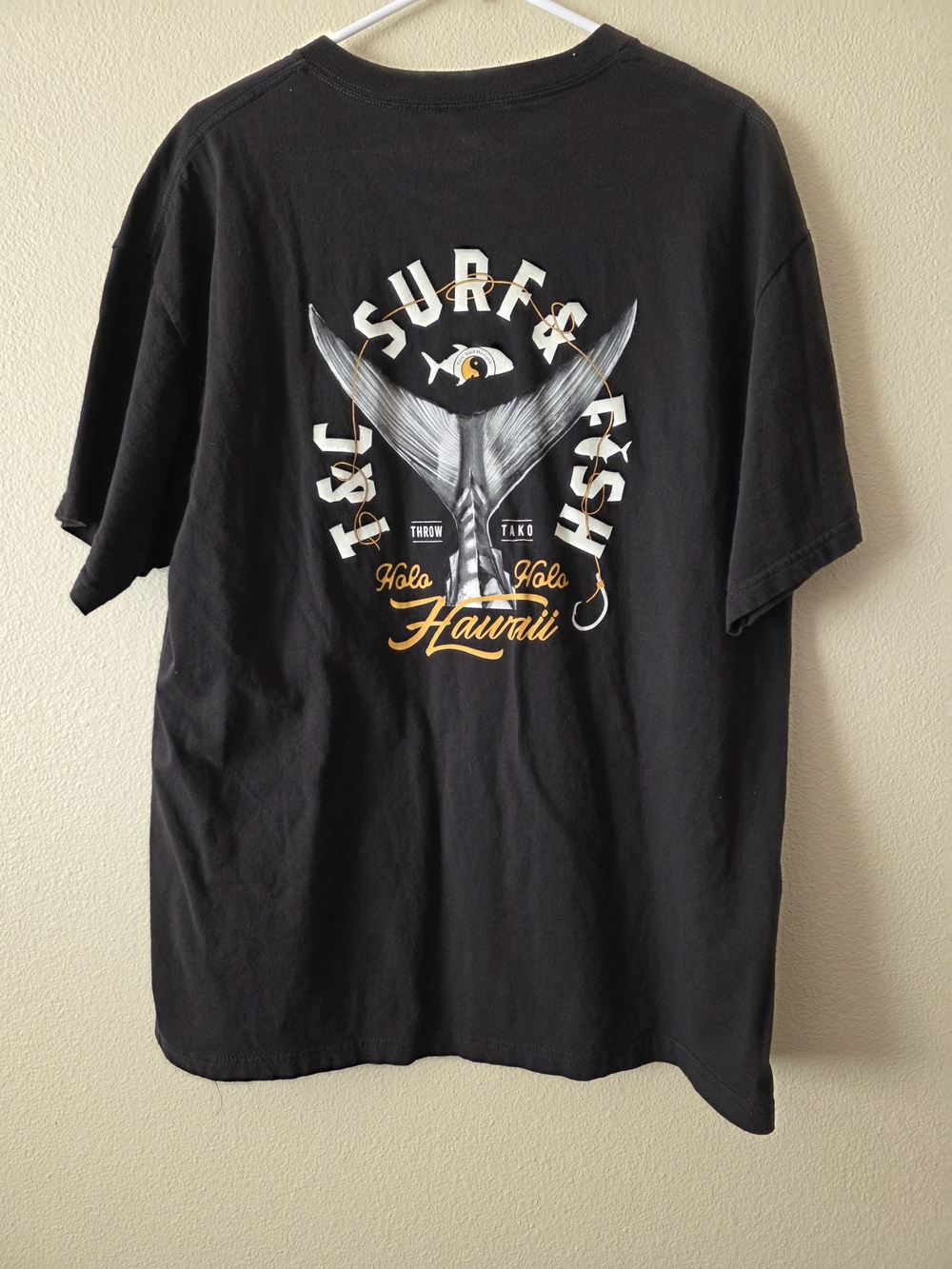 Hawaii Surf & Fish Graphic Tee - Black